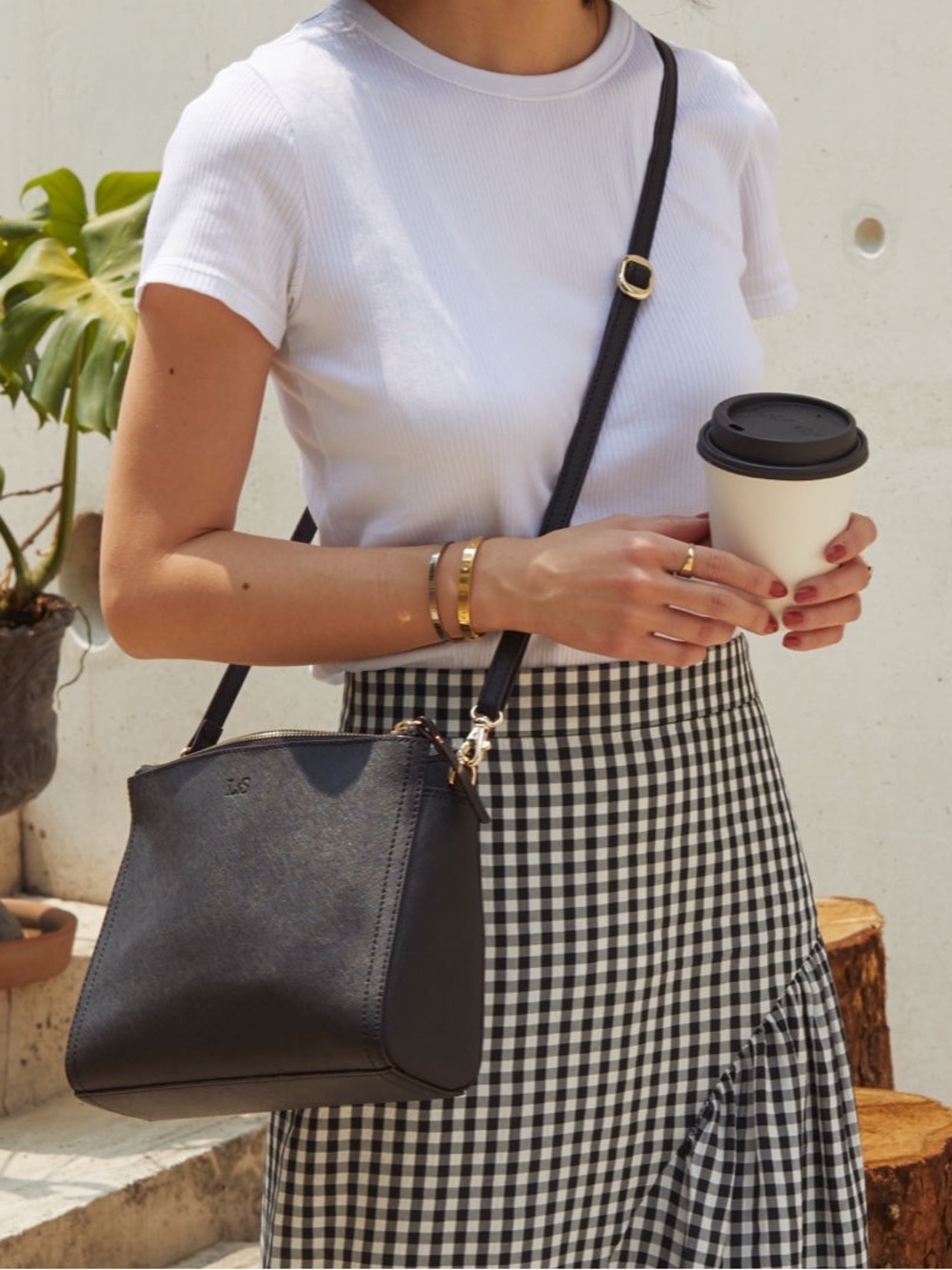 Lo & Sons Pearl Convertible Crossbody Bag in Black Saffiano Leather